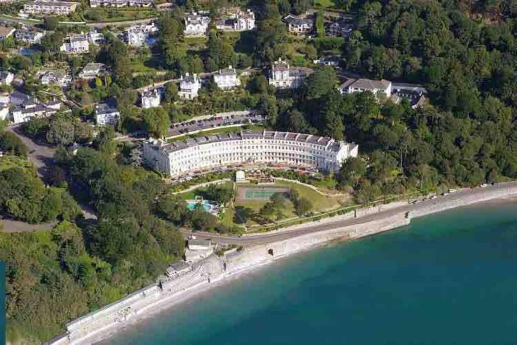 **Sunny And Bright, Thatchers Rock One Bed Beach Front Apartment*** Торки Екстериор снимка